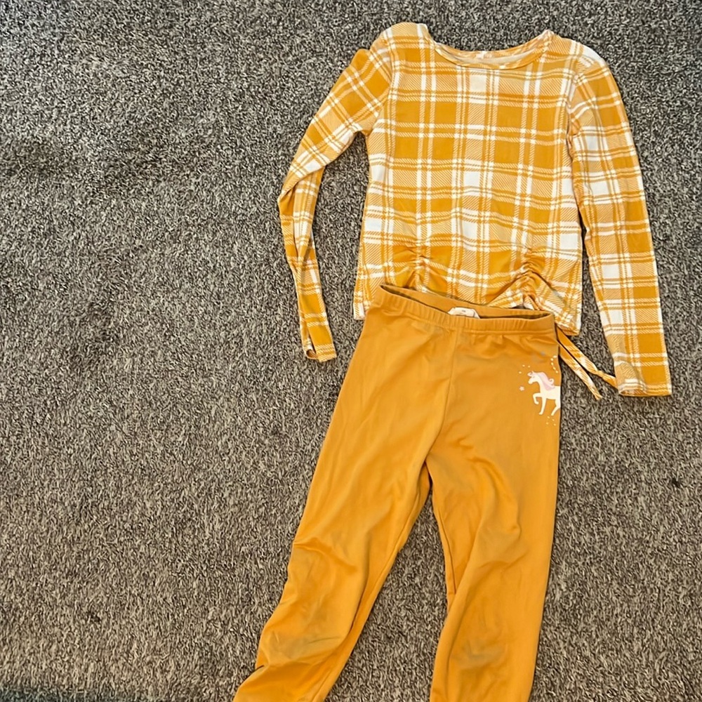 Girls mustard / golden color outfit size 7/8